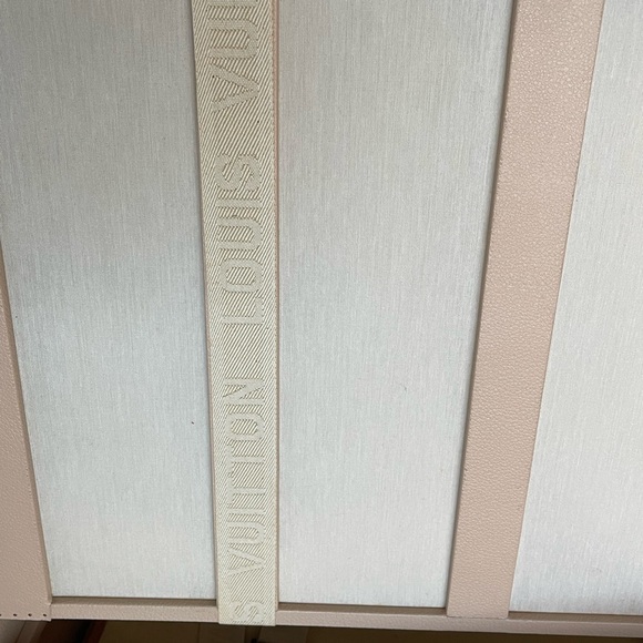 Vintage Louis Vuitton trunk with dividers and tray. 28x18x9 “. Mint condition. - Picture 3 of 15